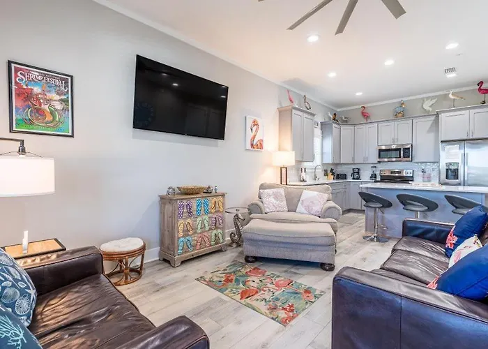 Holiday home Fancy Flamingo By Youngs Suncoast