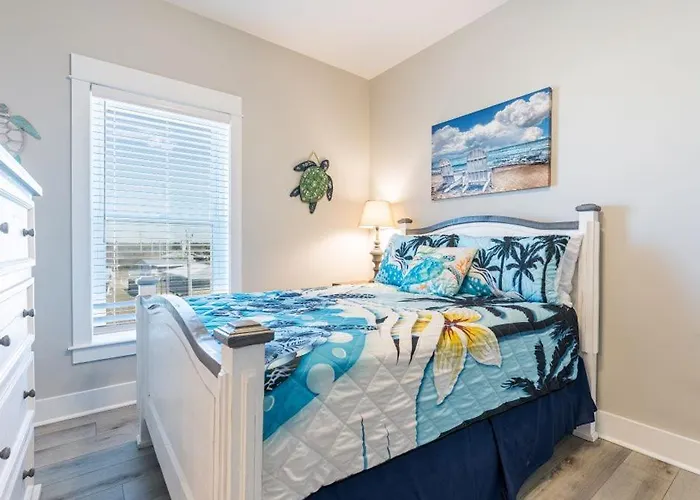 Fancy Flamingo By Youngs Suncoast Holiday home