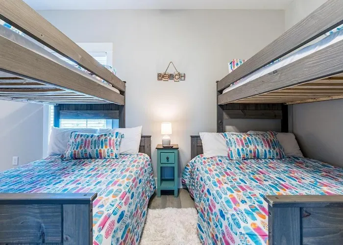 Fancy Flamingo By Youngs Suncoast Holiday home *