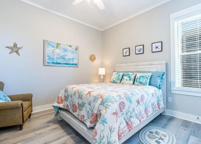 Fancy Flamingo By Youngs Suncoast Holiday home